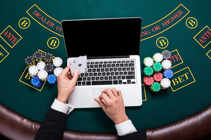 Pengalaman streaming kasino langsung dengan dealer asli melalui perangkat mobile dan desktop